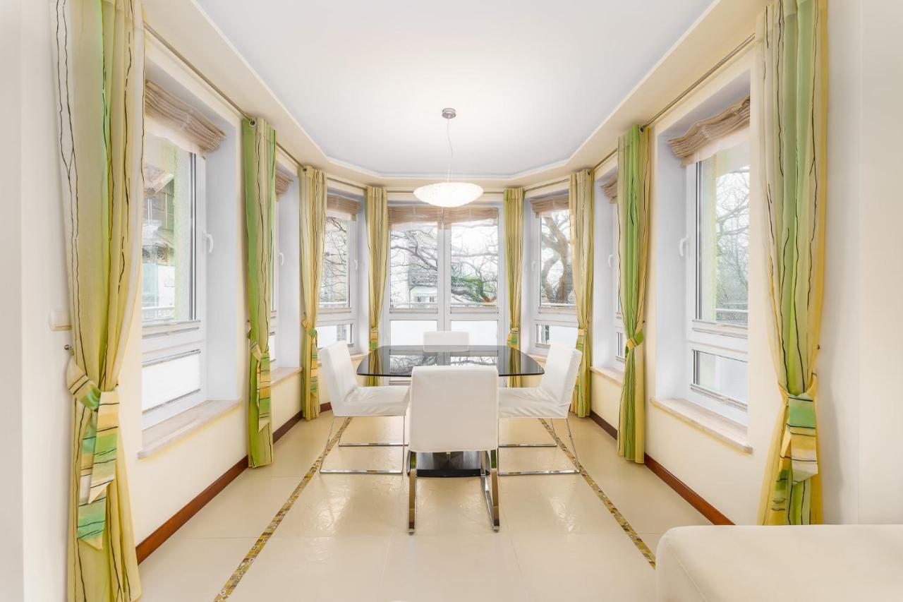 Seaside Apartment With Parking & Ac - 150 M To The Beach By Noclegi Renters Miedzyzdroje Luaran gambar